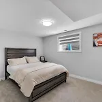 2 Bedroom Cozy Basement Secondary Suite