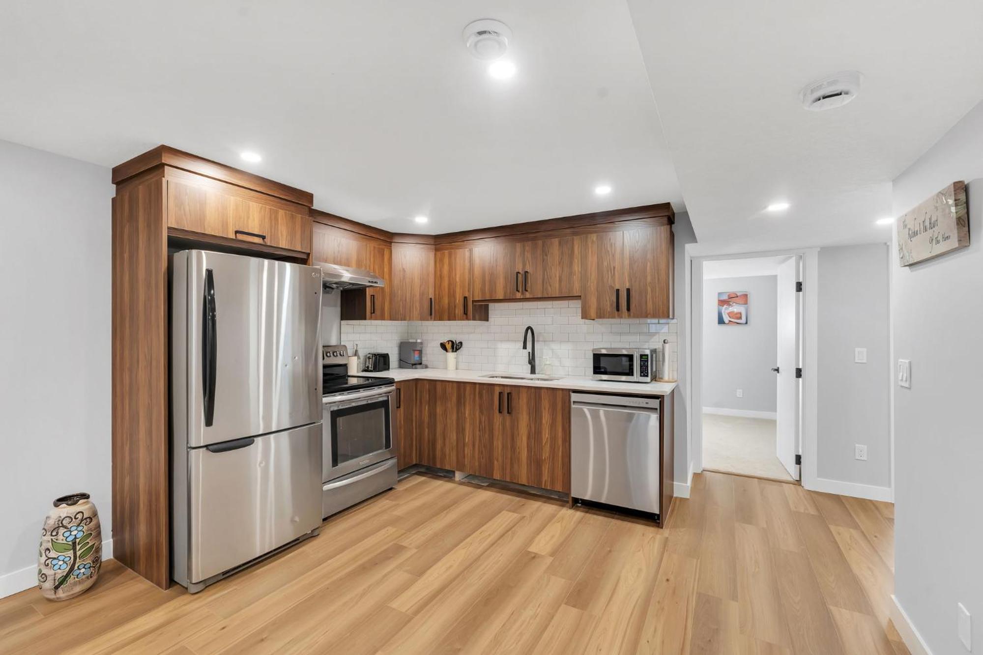 2 Bedroom Cozy Basement Secondary * Calgary