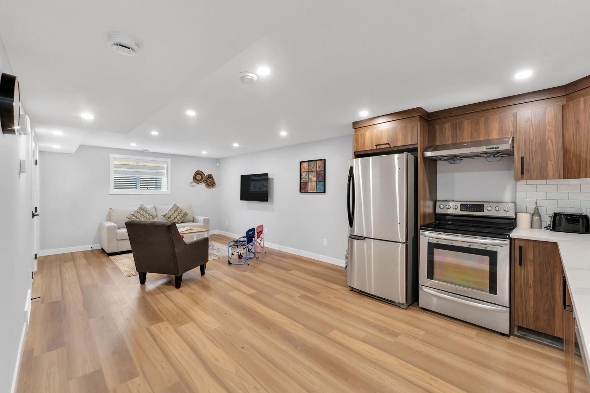 Holiday home 2 Bedroom Cozy Basement Secondary *